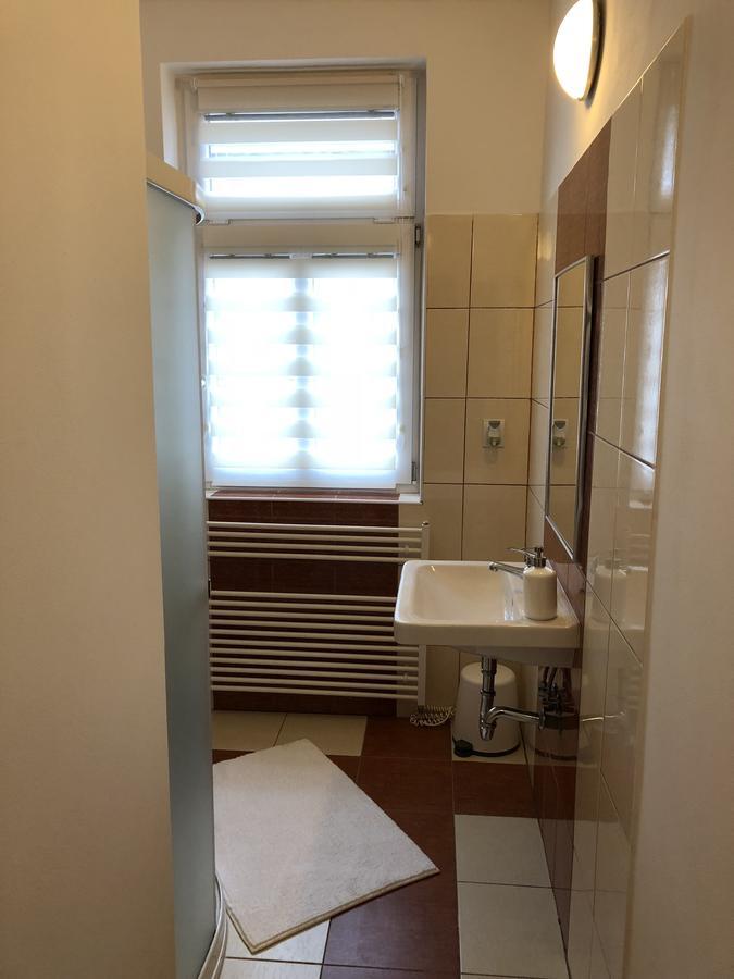 Pension Skylark Pardubice Exteriér fotografie